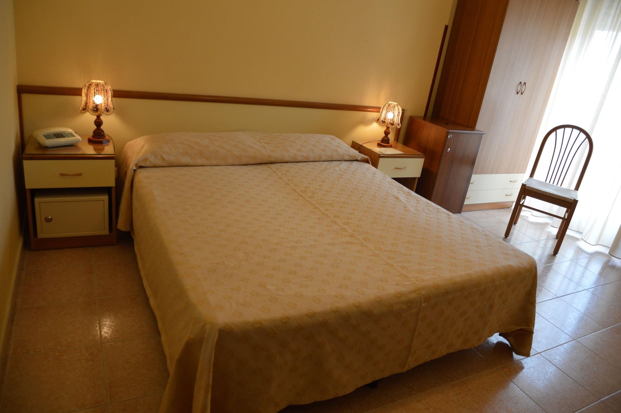 Hotel Virgilio Tropea Exteriör bild