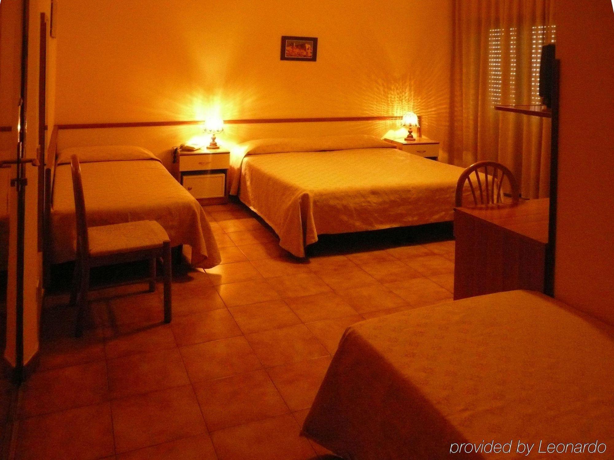 Hotel Virgilio Tropea Rum bild