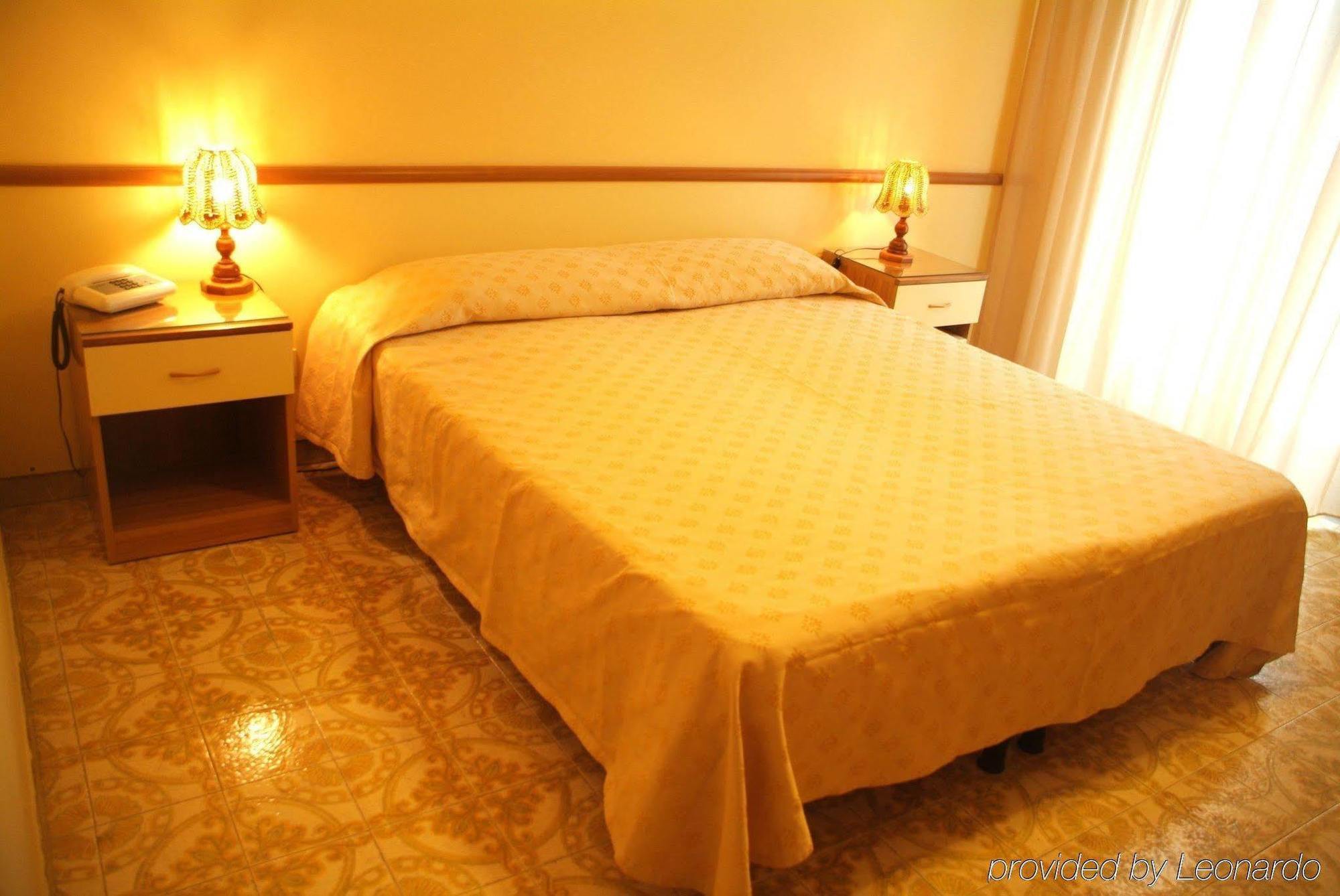 Hotel Virgilio Tropea Rum bild